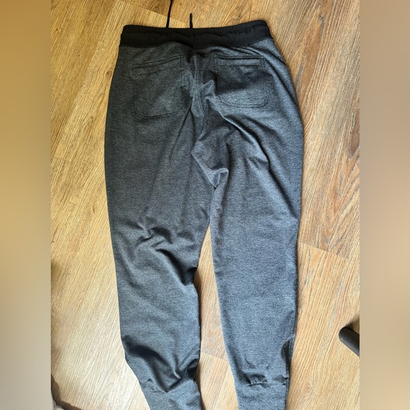 Athleta Flux Street charcoal grey joggers, size XS, athleisure - Picture 4 of 8